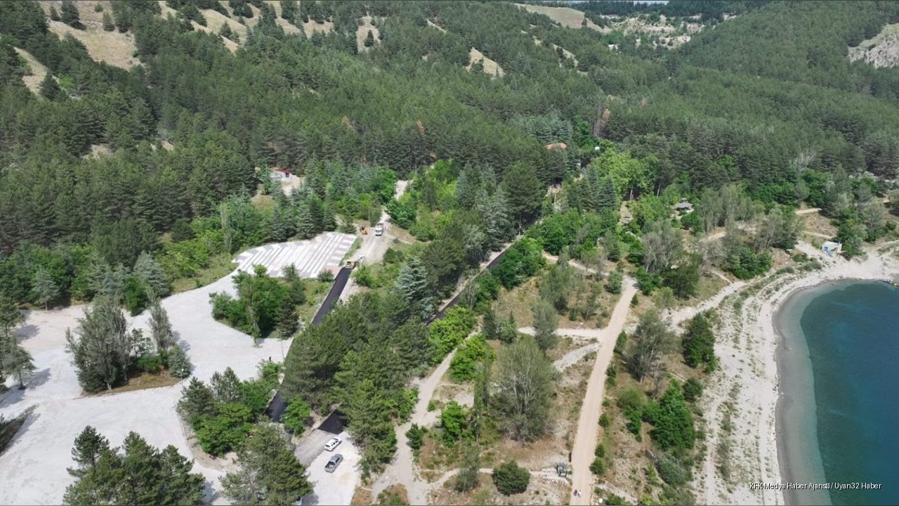 Isparta Belediyesi Gölcük Tabiat Parkı Yolunu Asfaltlıyor
