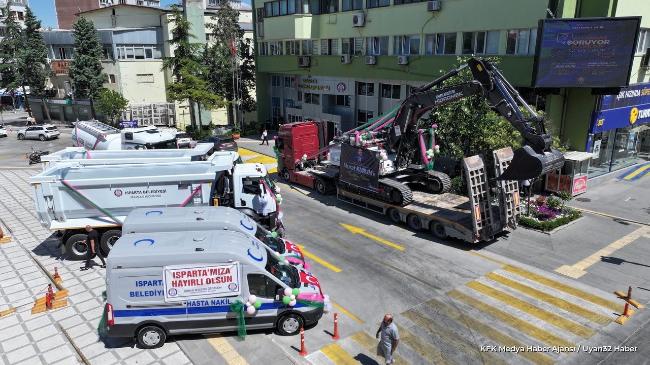 Isparta Belediyesi Hizmet Kalitesini Artırdı: Filoya 6 Yeni Araç