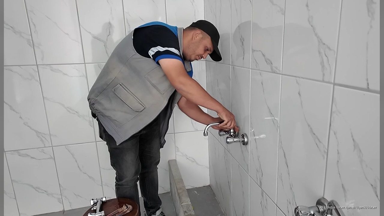 Isparta Bezirgân Şelalesi Tuvaletlerine Vandal Saldırı, Belediye Onardı