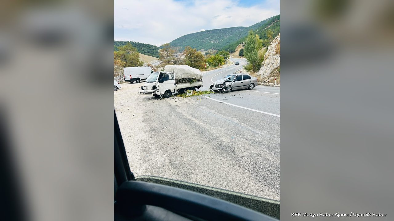 Isparta-Burdur Dağ Yolunda Kaza: İki Araç Kafa Kafaya Çarpıştı