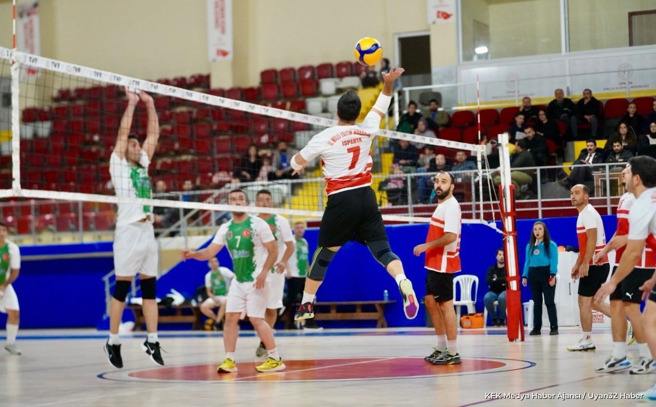 Isparta’da 12 Kamu Takımı Voleybol Sahasında Buluştu