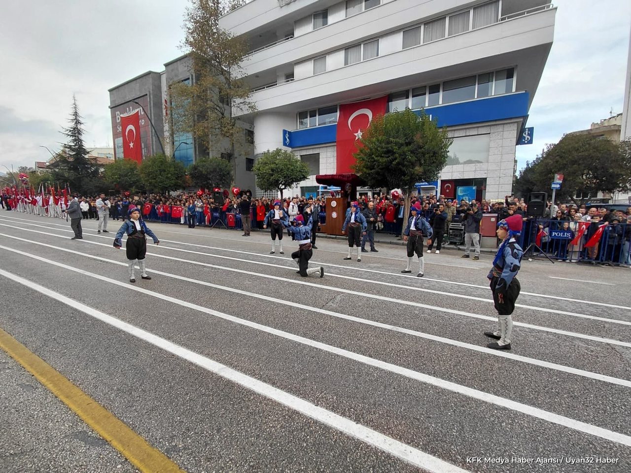 Isparta'da 29 Ekim Cumhuriyet Bayramı Coşkuyla Kutlandı - Detay 6