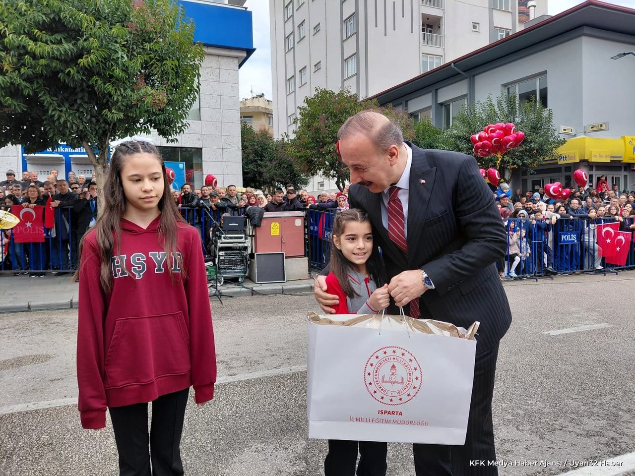 Isparta'da 29 Ekim Cumhuriyet Bayramı Coşkuyla Kutlandı - Detay 7
