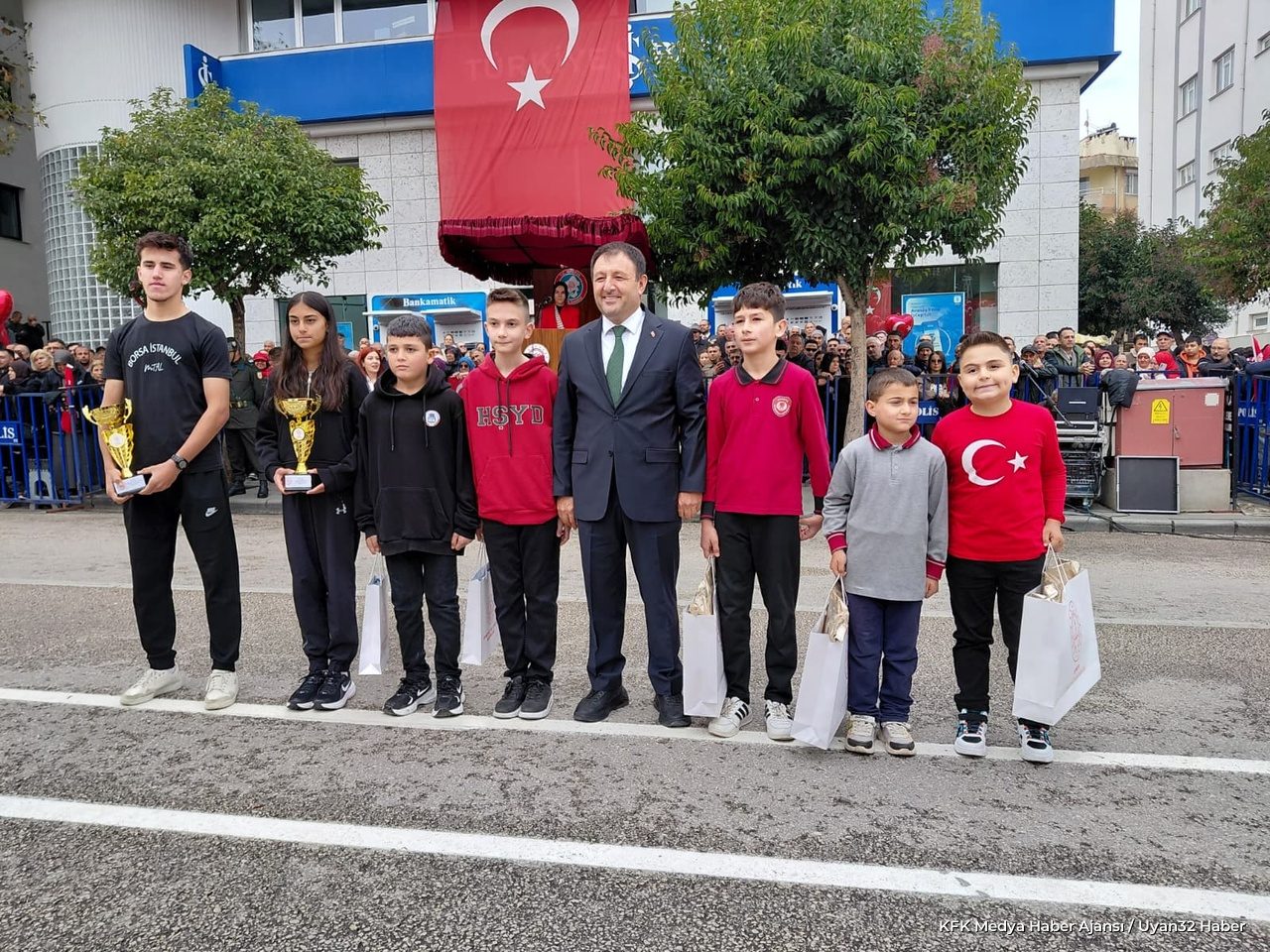 Isparta'da 29 Ekim Cumhuriyet Bayramı Coşkuyla Kutlandı - Detay 9