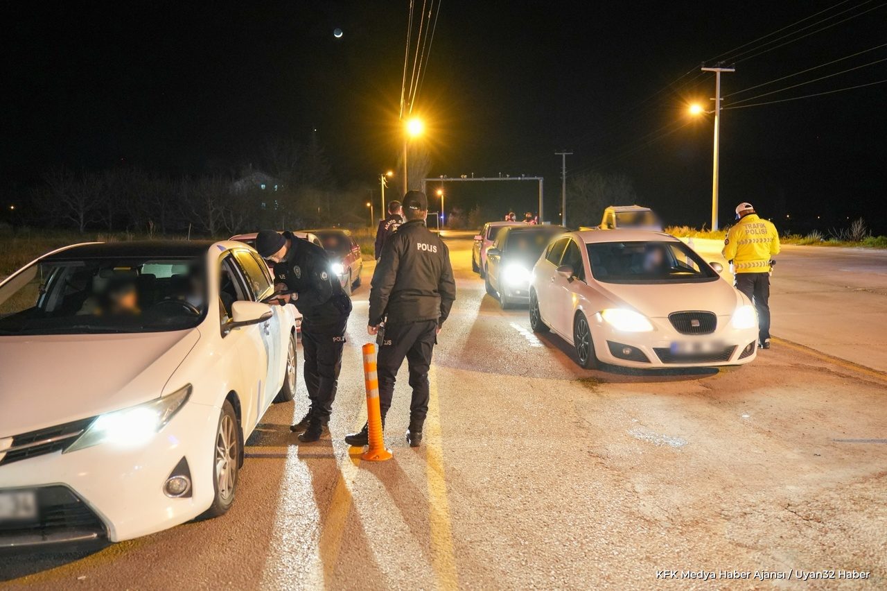 Isparta'da 6 Noktada Emniyet Denetimi Yapıldı