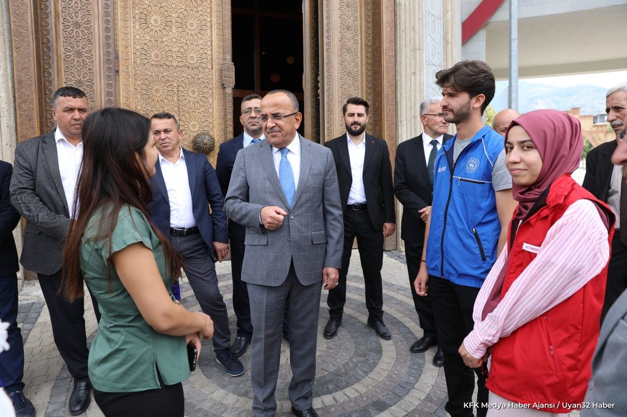 Isparta'da Ahilik Haftası: Öğrenciler Halı Dokumayı Öğrendi