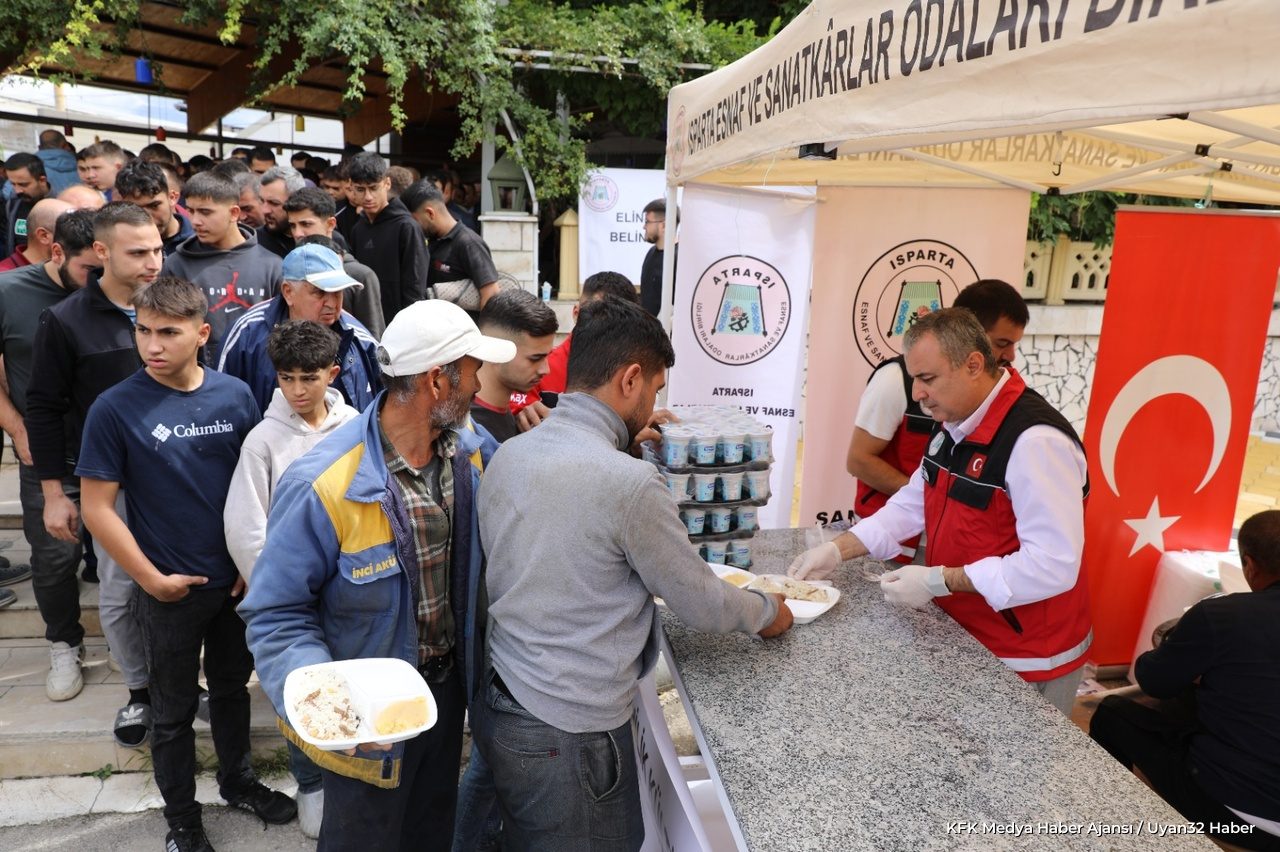 Isparta'da Ahilik Haftası: Vatandaşlara Ahi Pilavı İkram Edildi - Detay 10