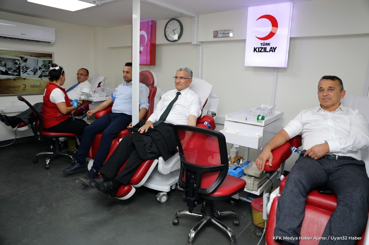 Isparta'da Ahilik Haftasında Esnaftan Anlamlı Kan Bağışı