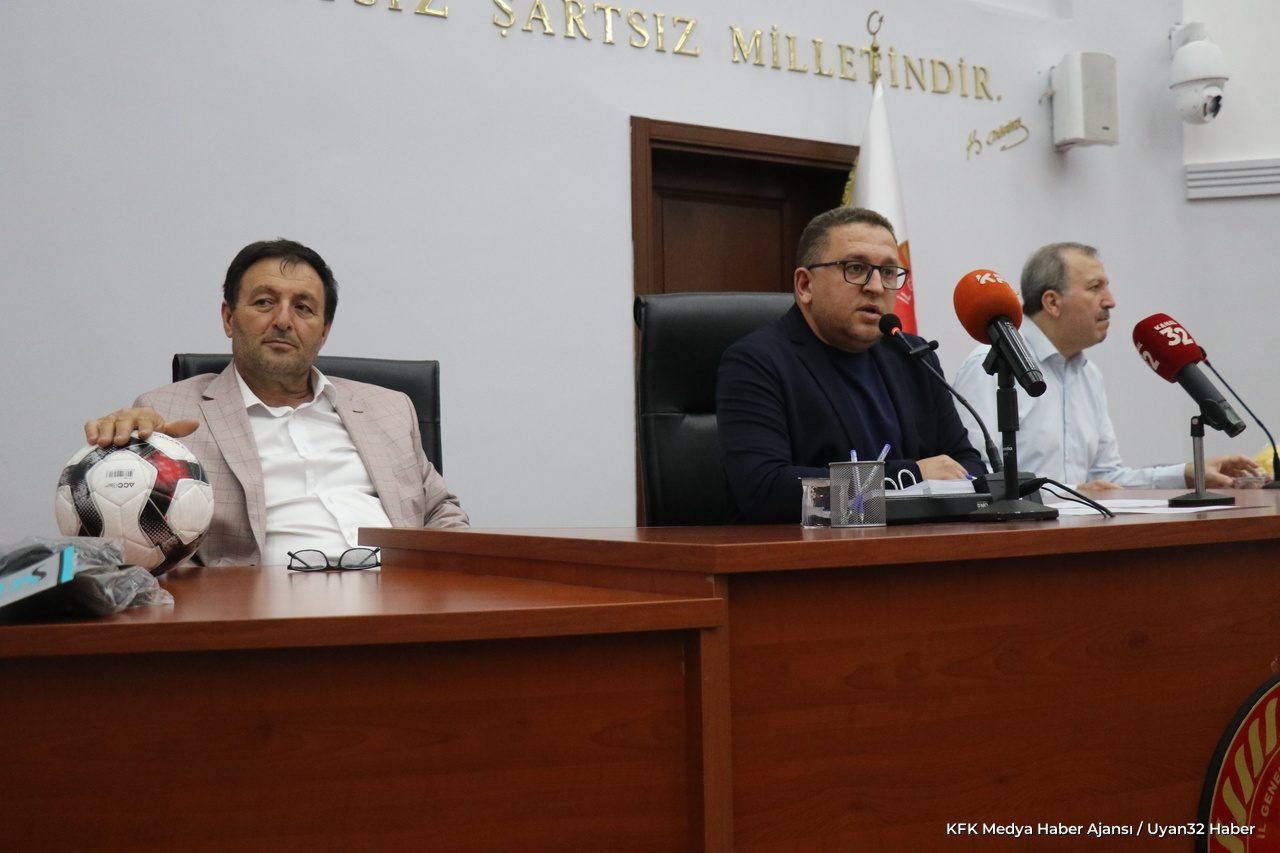Isparta'da Amatör Futbol Kulüplerine 2,4 Milyon TL Malzeme Desteği