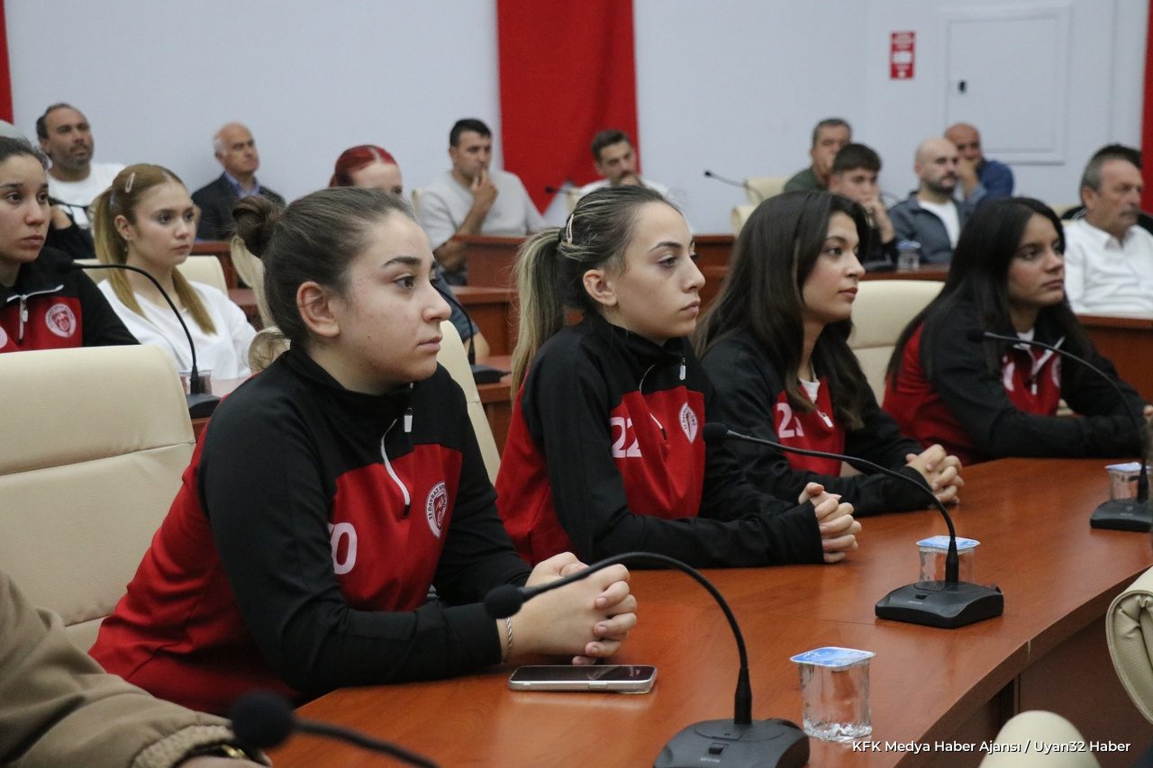 Isparta'da Amatör Futbol Kulüplerine 2,4 Milyon TL Malzeme Desteği - Detay 6