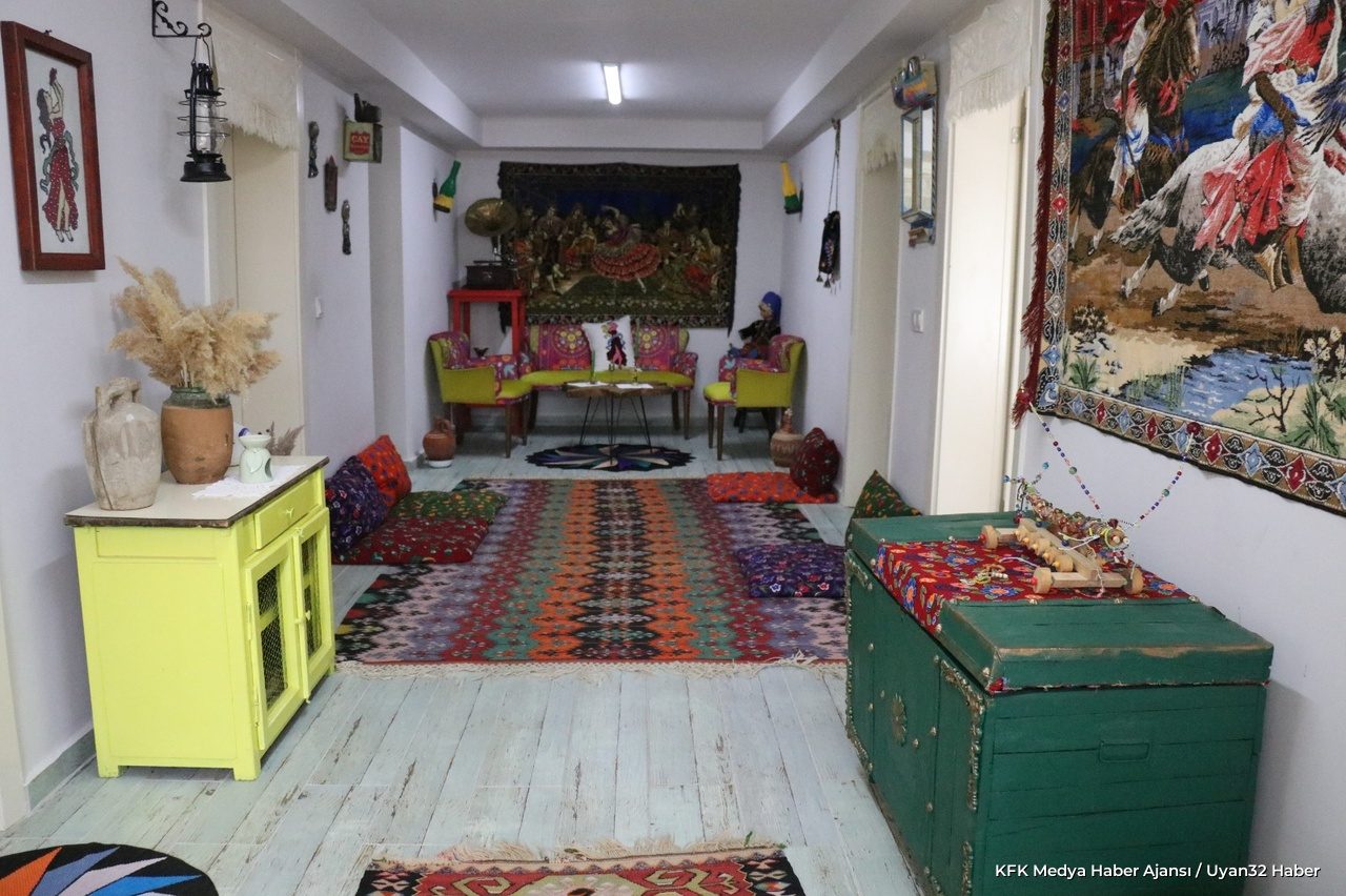 Isparta'da Çöpe Gidecek Eşyalardan Nostaljik Köy Evi Oluşturdu - Detay 2