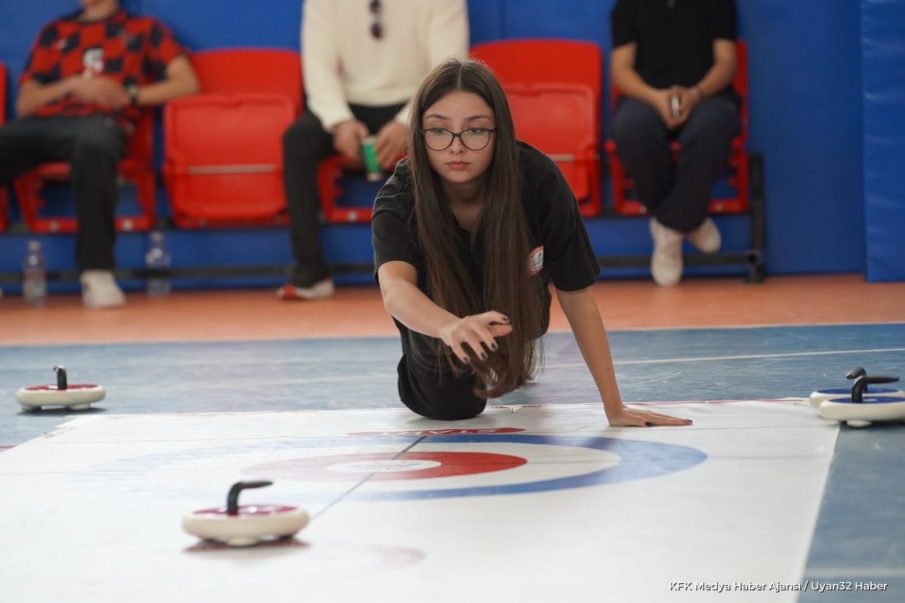 Isparta'da Cumhuriyet Bayramı Floor Curling Turnuvası Sona Erdi - Detay 3