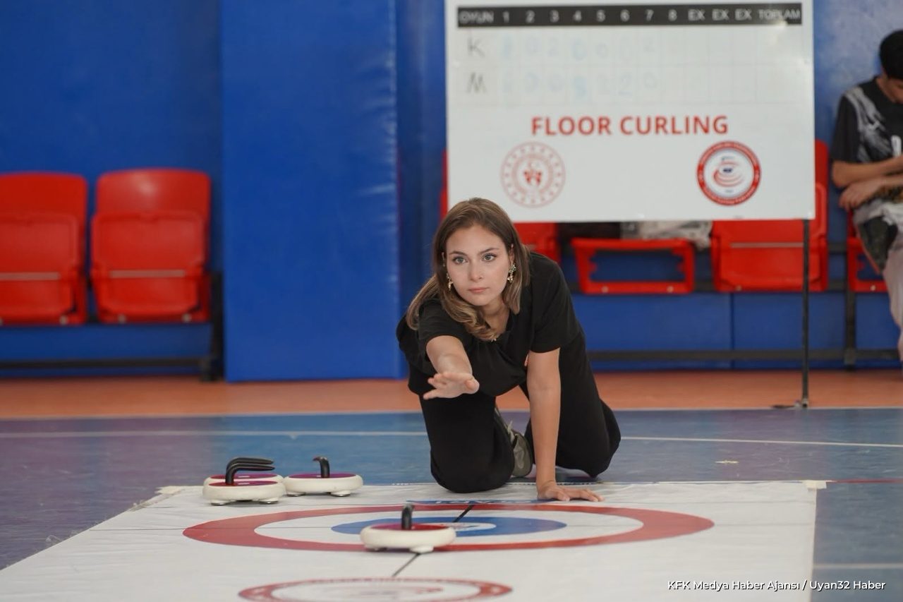 Isparta'da Cumhuriyet Bayramı Floor Curling Turnuvası Sona Erdi - Detay 4