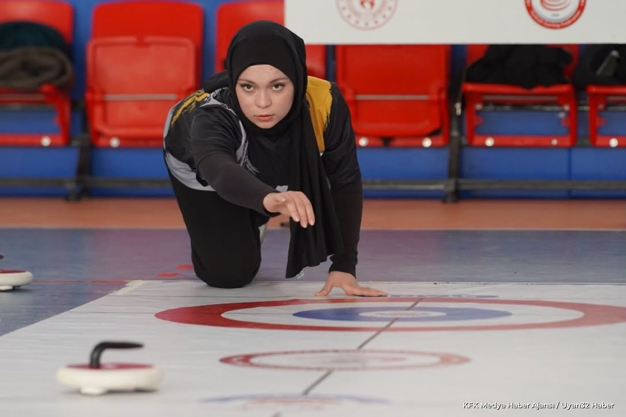 Isparta'da Cumhuriyet Bayramı Floor Curling Turnuvası Sona Erdi - Detay 5