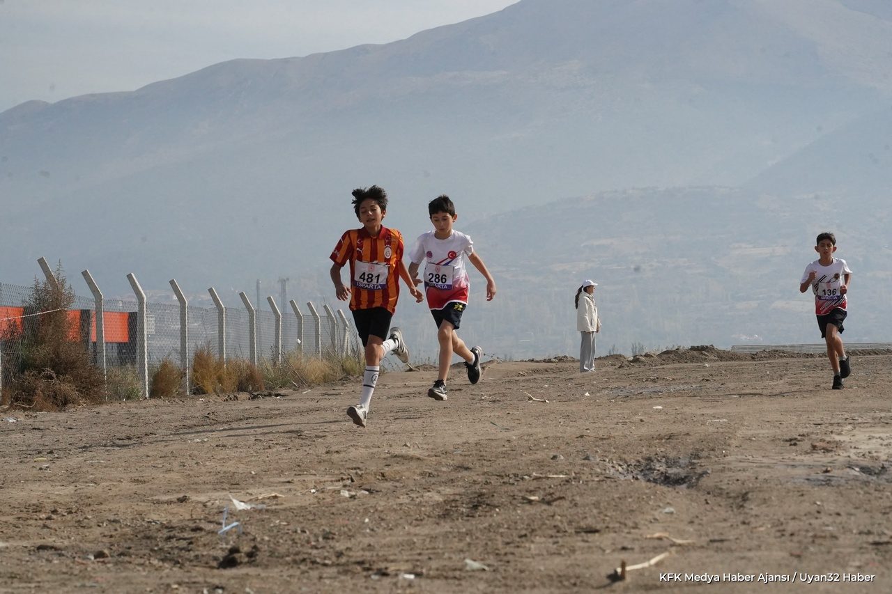 Isparta'da Cumhuriyet Kupası Atletizm Müsabakaları Tamamlandı