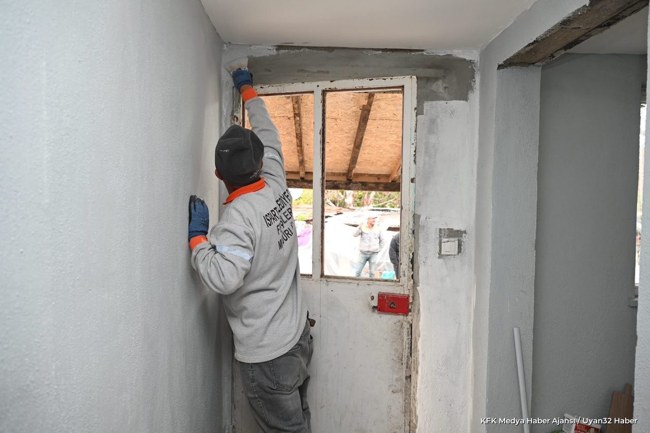 Isparta'da Evi Göçen Aileye Başkan Başdeğirmen'den Destek - Detay 2
