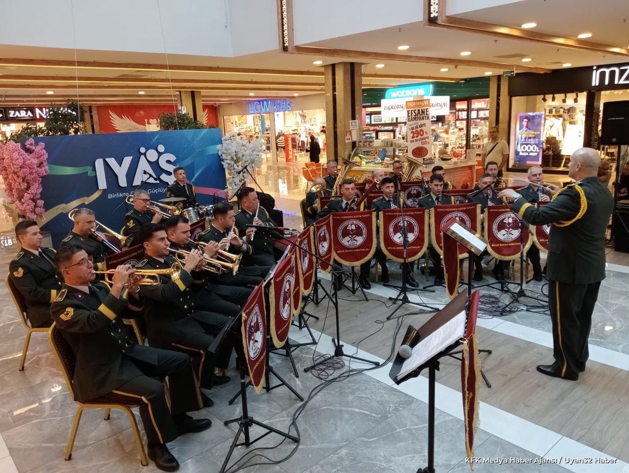 Isparta'da Gaziler Günü'ne Özel Bando Gösterisi