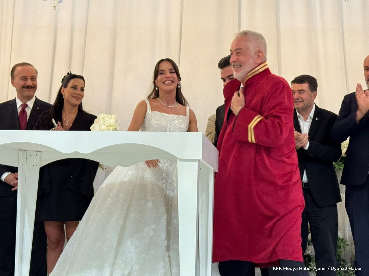 Isparta'da Görkemli Nikah: Başkan Başdeğirmen Oğlunun Nikahını Kıydı - Detay 9