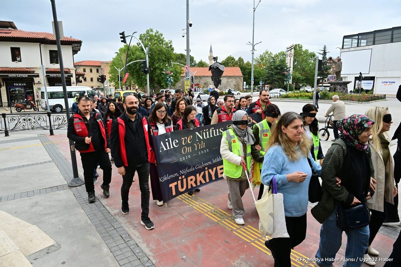 Isparta'da Görme Engelliler İçin Anlamlı Yürüyüş Düzenlendi - Detay 3
