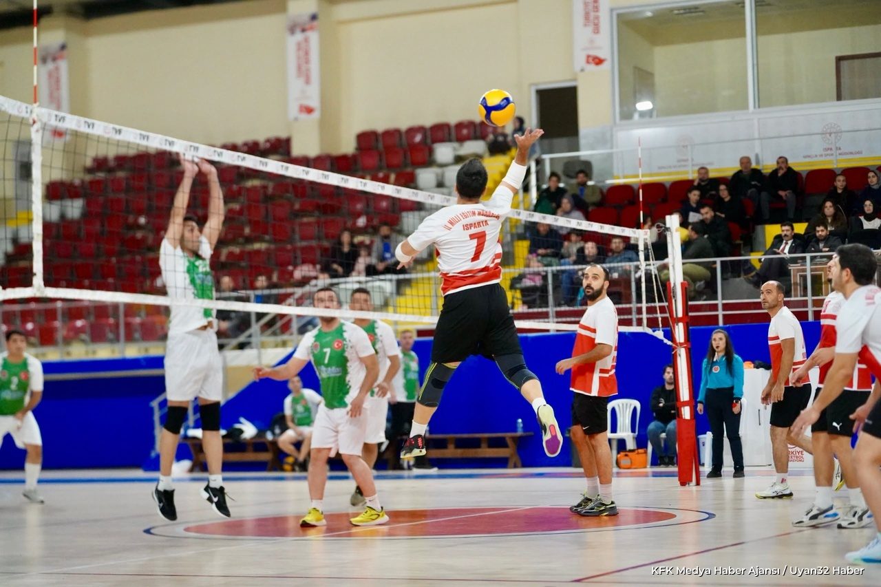 Isparta'da Kamu Spor Oyunları Voleybol Müsabakaları