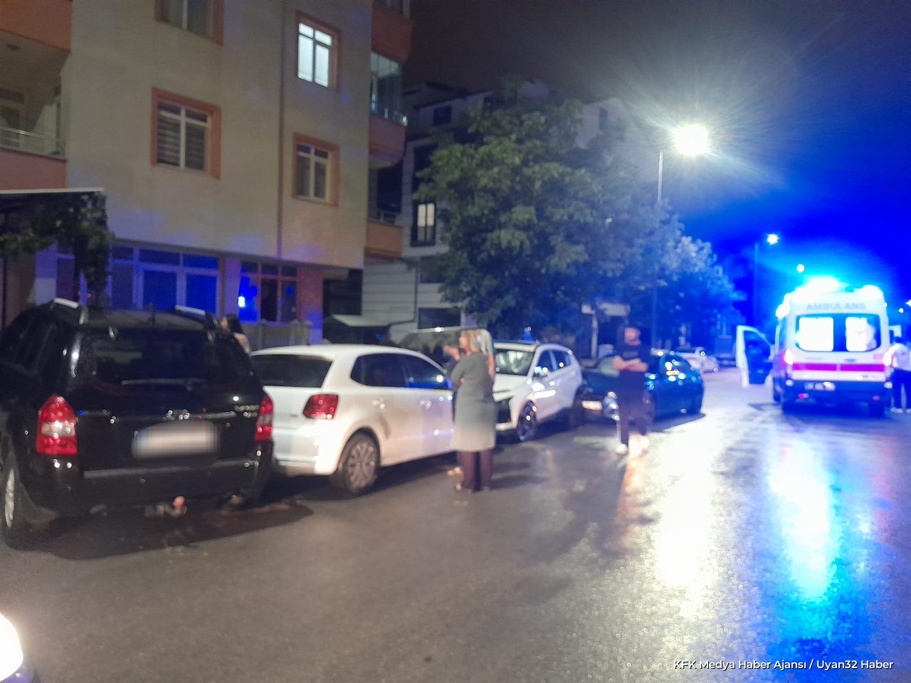 Isparta'da Kontrolden Çıkan Otomobil Park Halindeki 4 Araca Çarptı - Detay 4