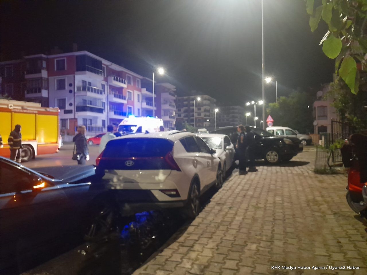 Isparta'da Kontrolden Çıkan Otomobil Park Halindeki 4 Araca Çarptı - Detay 5