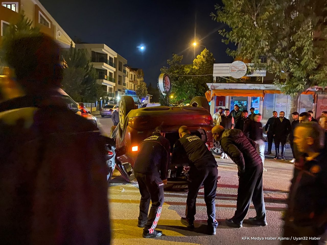 Isparta'da Korkutan Kaza: Araç Ters Döndü - Detay 2