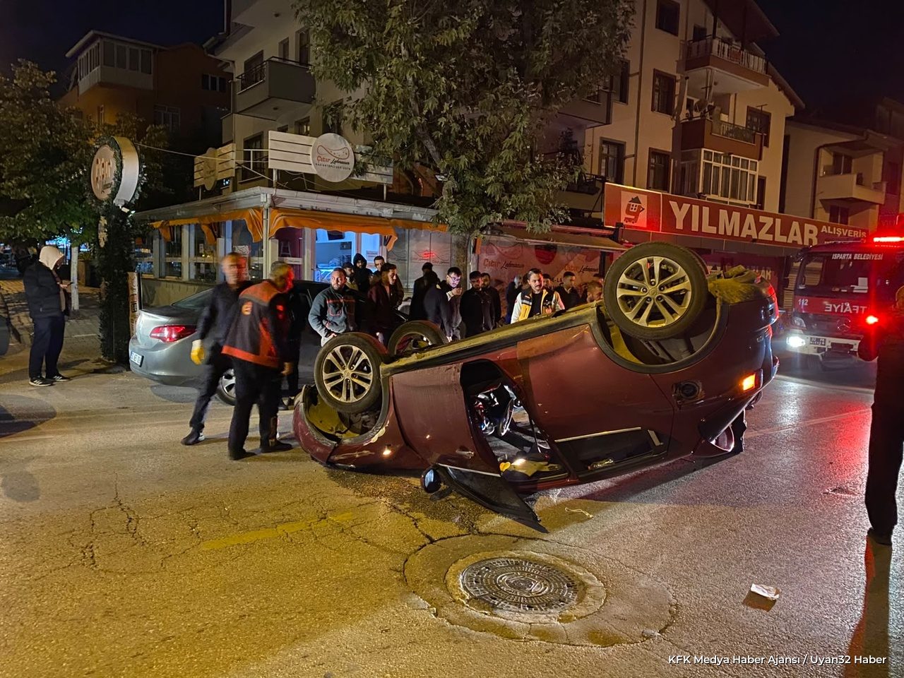 Isparta'da Korkutan Kaza: Araç Ters Döndü - Detay 6