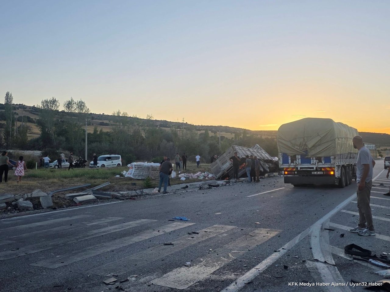 Isparta'da LPG Tankeri ile Kamyon Çarpıştı: Yaralılar Var