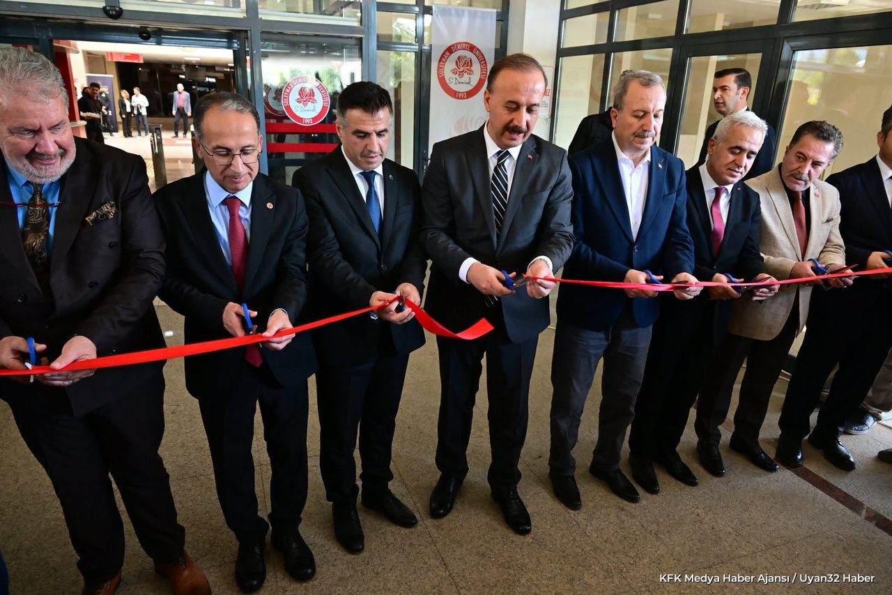 Isparta'da Mukaddes Emanetler Sergisi Açıldı - Detay 4