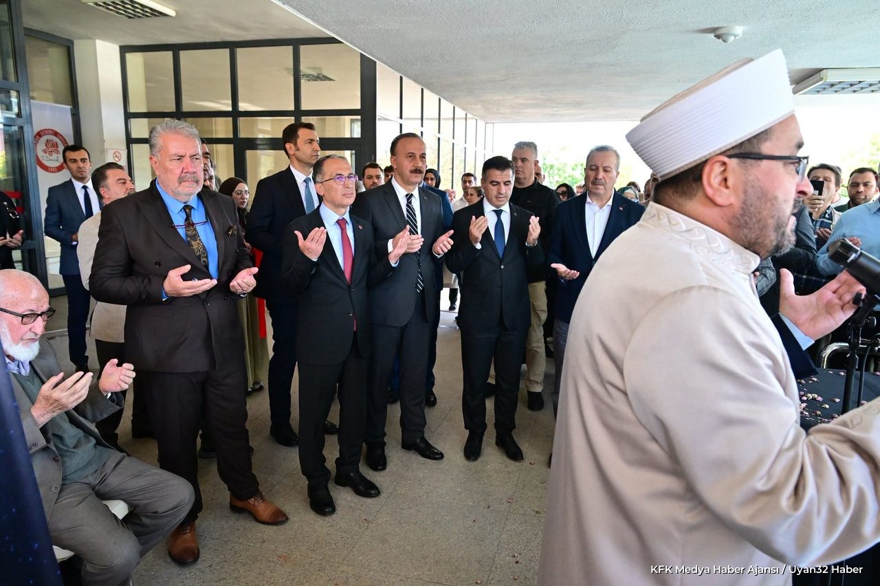 Isparta'da Mukaddes Emanetler Sergisi Açıldı - Detay 5