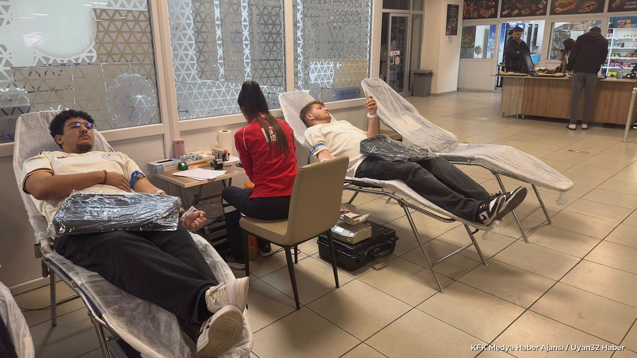 Isparta'da Öğrencilerden Kan Bağışı Etkinliği - Detay 4