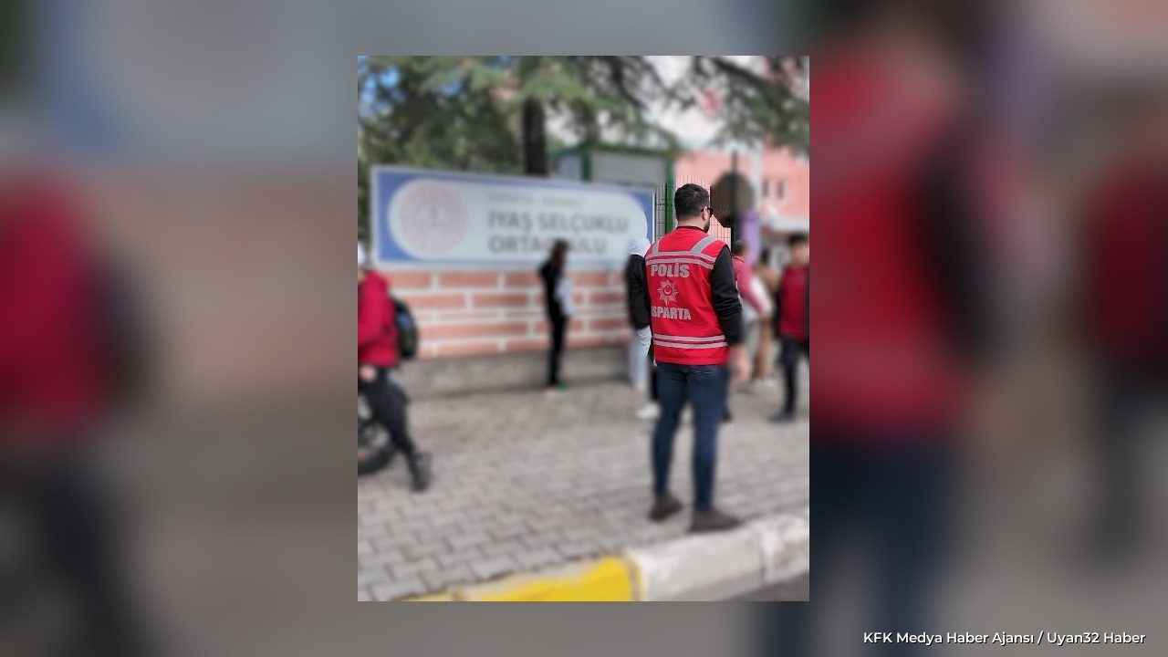 Isparta'da Okul Çevrelerinde Denetim: Polis Ekipleri Harekete Geçti - Detay 3