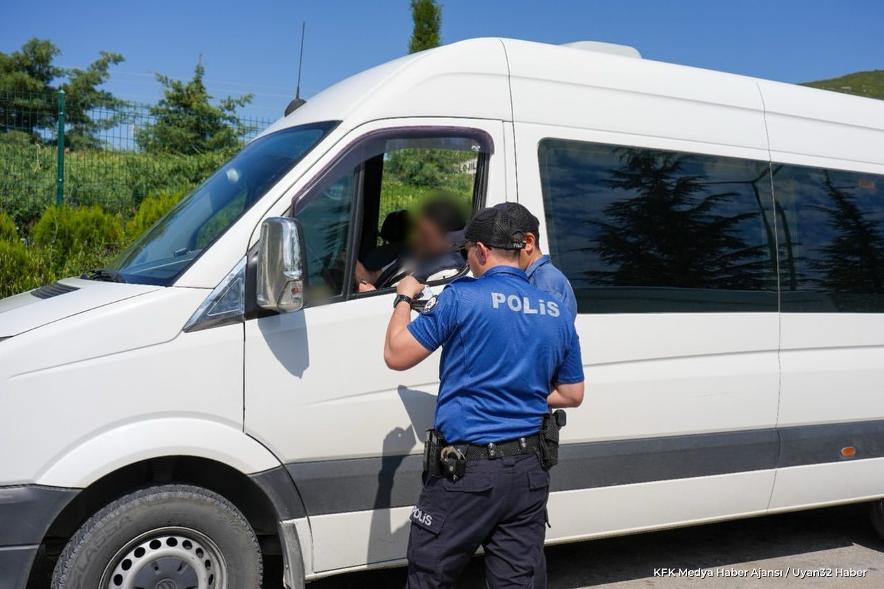 Isparta'da Polis 5 Farklı Noktada Huzur Denetimi Yaptı - Detay 4