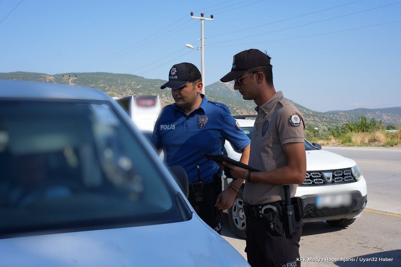 Isparta'da Polisten 3 Farklı Noktada Huzur Denetimi - Detay 3