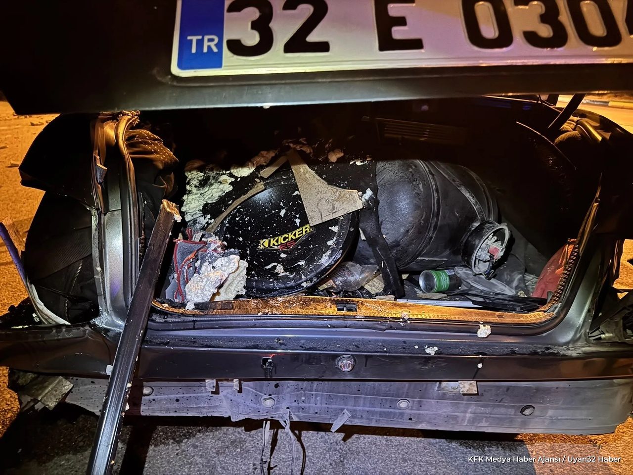Isparta'da Trafik Kazası: İki Yaralı