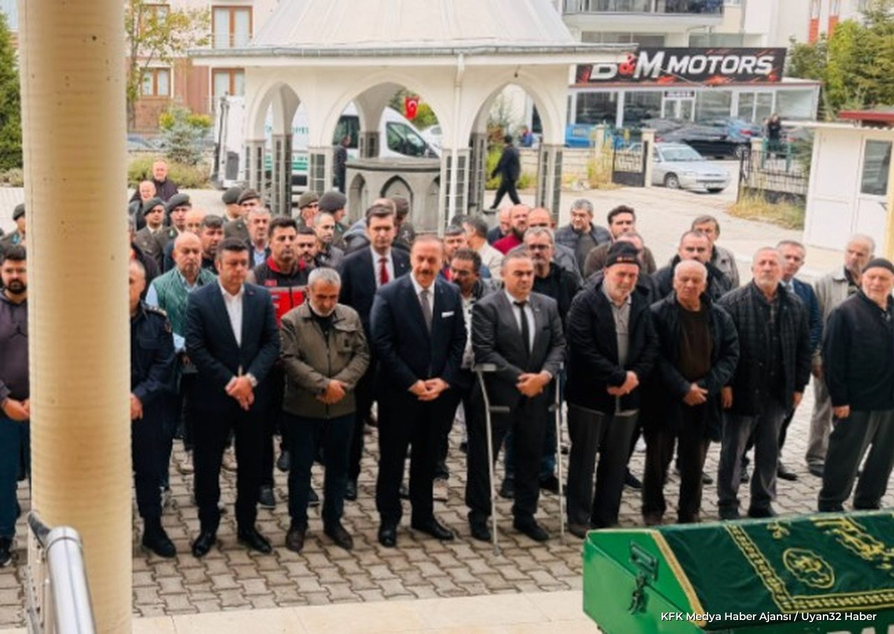 Isparta'da Şehit Babası Niyazi Ezginci Son Yolculuğuna Uğurlandı - Detay 2