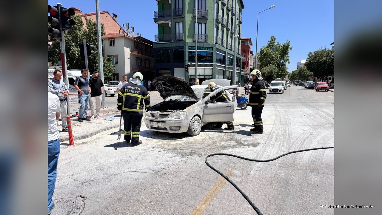 Isparta'da Otomobil Yangını