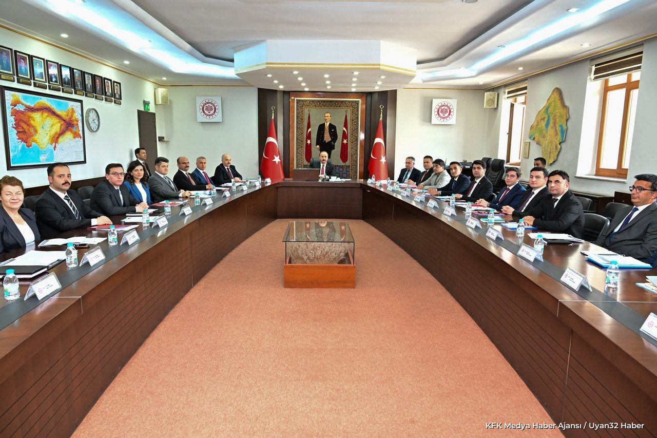 Isparta'da Sosyal Yardım Zirvesi: Vali Erin'den Önemli Mesajlar - Detay 2