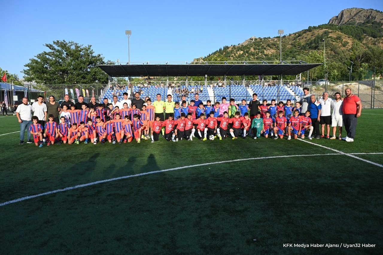 Isparta'da U-11 Futbol Turnuvası Başladı