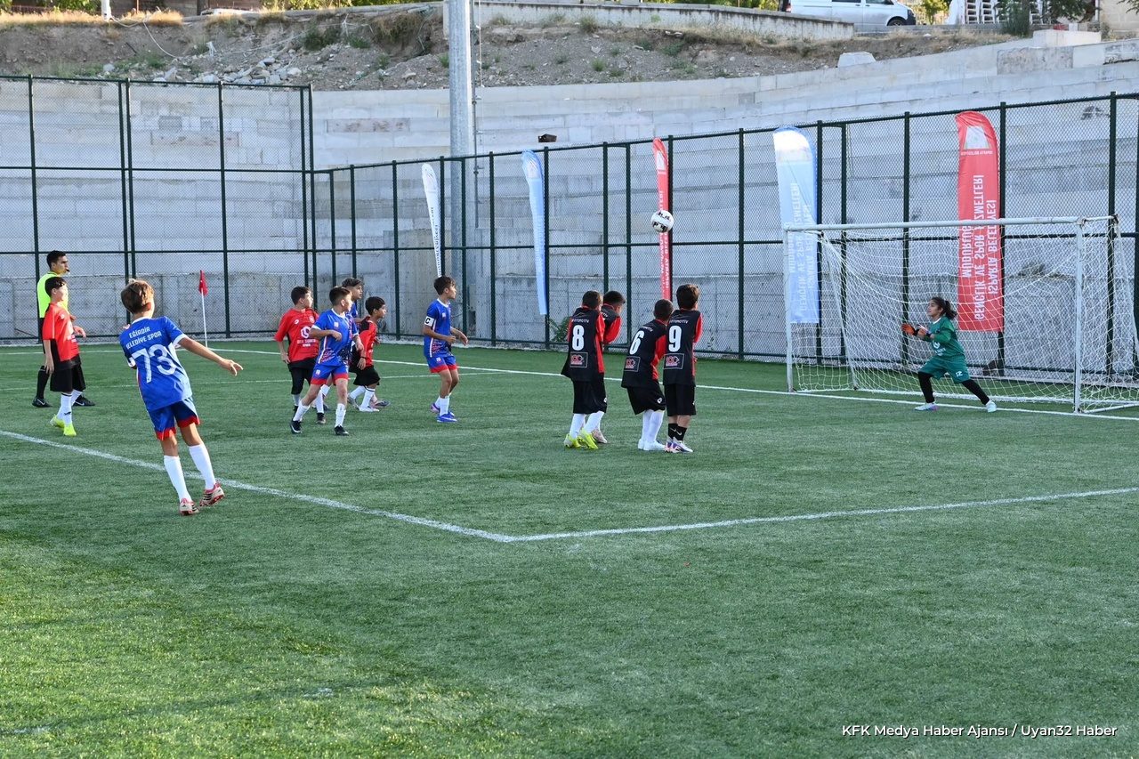 Isparta'da U-11 Futbol Turnuvası Başladı