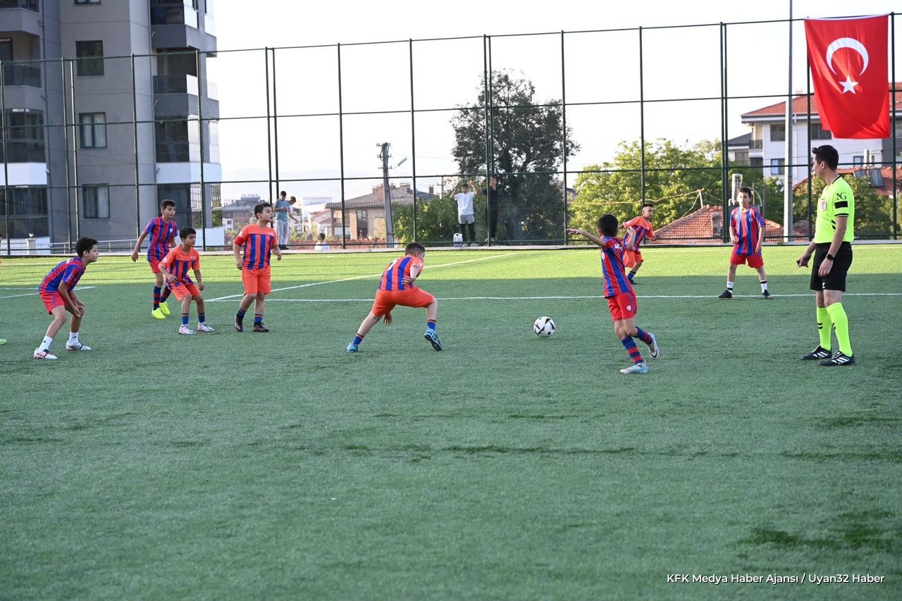 Isparta'da U-11 Futbol Turnuvası Başladı