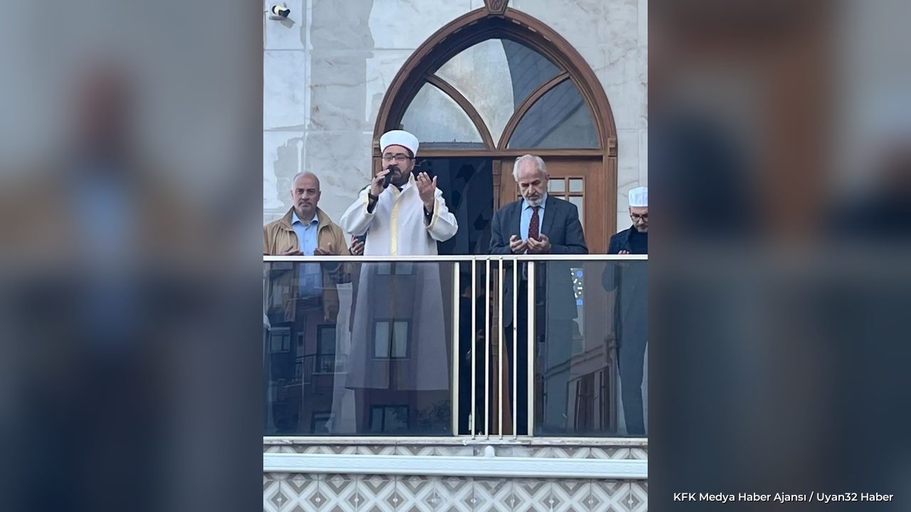 Isparta'da Umre Yolcuları Dualarla Uğurlandı - Detay 2