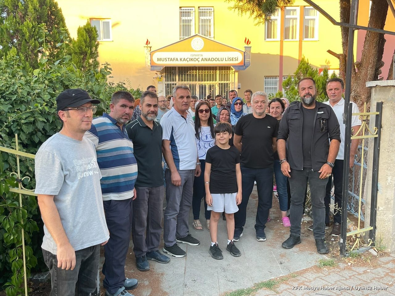 Isparta'da Velilerden Okul Tepkisi: 15 Aydır Çivi Çakılmadı