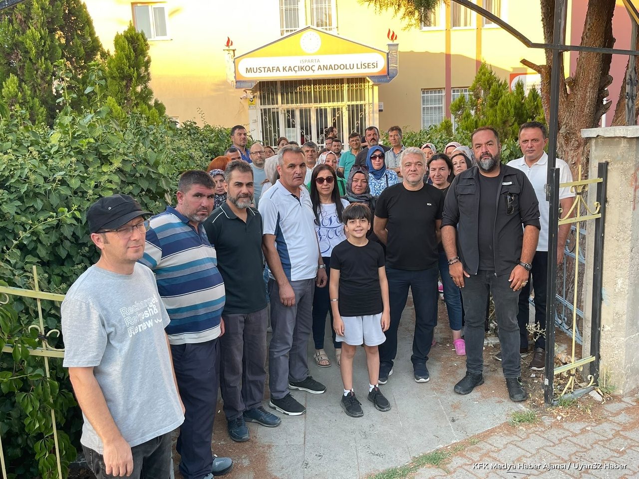 Isparta'da Velilerden Okul Tepkisi: 15 Aydır Çivi Çakılmadı - Detay 3