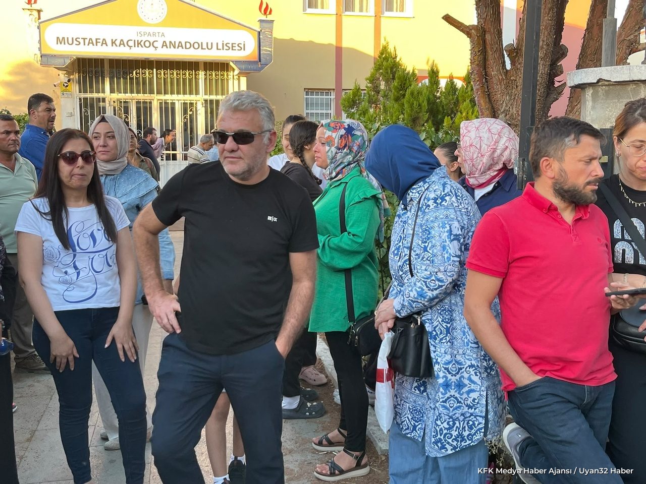 Isparta'da Velilerden Okul Tepkisi: 15 Aydır Çivi Çakılmadı - Detay 6