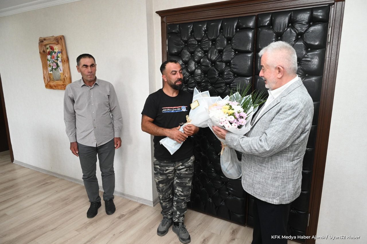 Isparta'da Yaka Köyü'nde Yeni Evine Kavuşan Aileden Ziyaret
