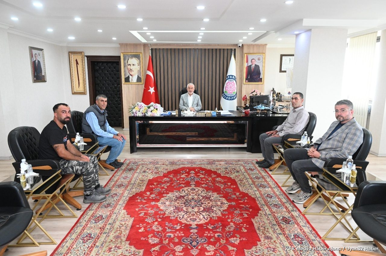 Isparta'da Yaka Köyü'nde Yeni Evine Kavuşan Aileden Ziyaret - Detay 5