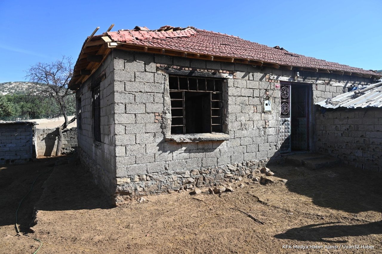 Isparta'da Yangında Evi Yanan Aileye Belediye Desteği - Detay 2