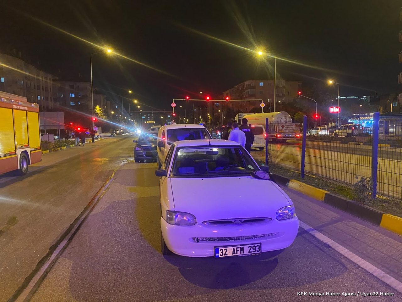 Isparta'da Zincirleme Trafik Kazası: 5 Araç Birbirine Girdi - Detay 10